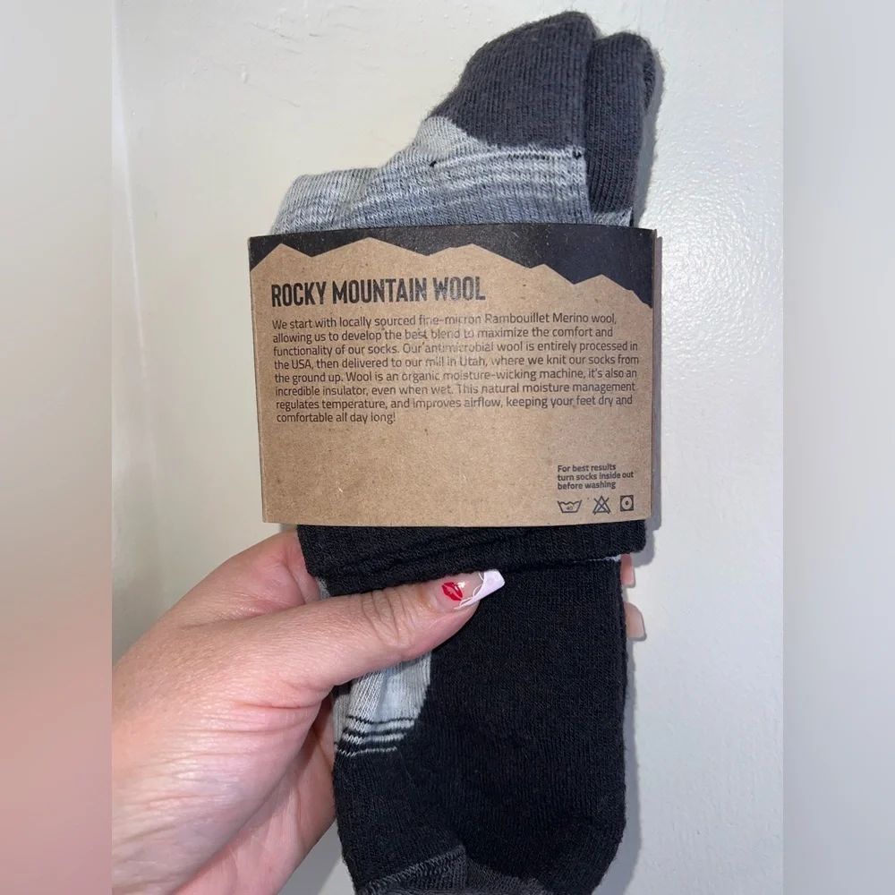 Men's Black and Gray Wool Athletic‎ Socks